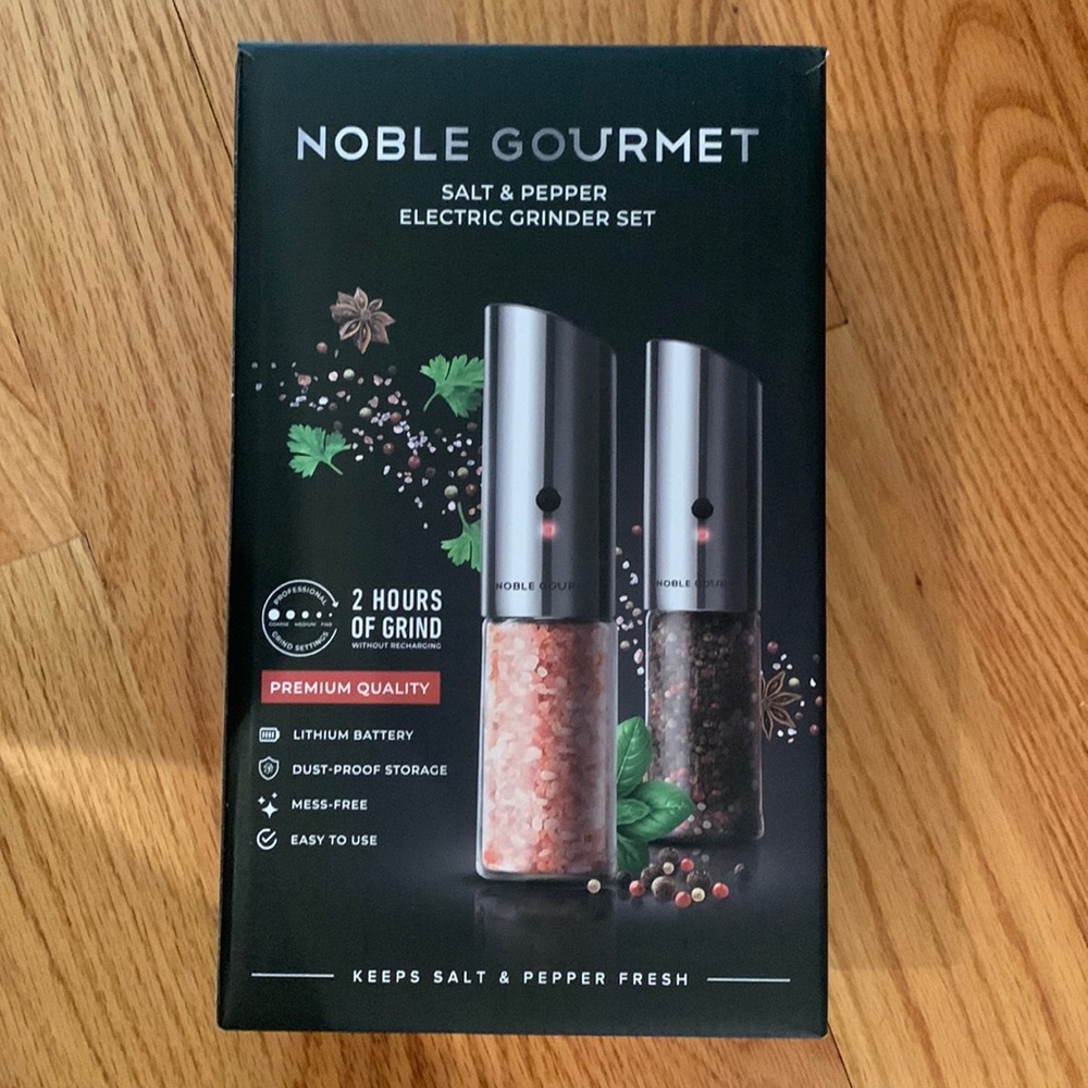 NEW Salt & Pepper Electric Grinder Set